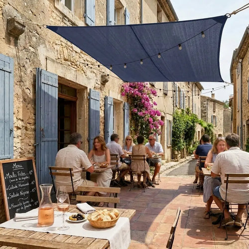 Voile d'ombrage bleu - vue rapprochée