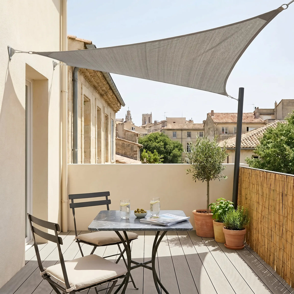 Voile d'ombrage triangulaire gris