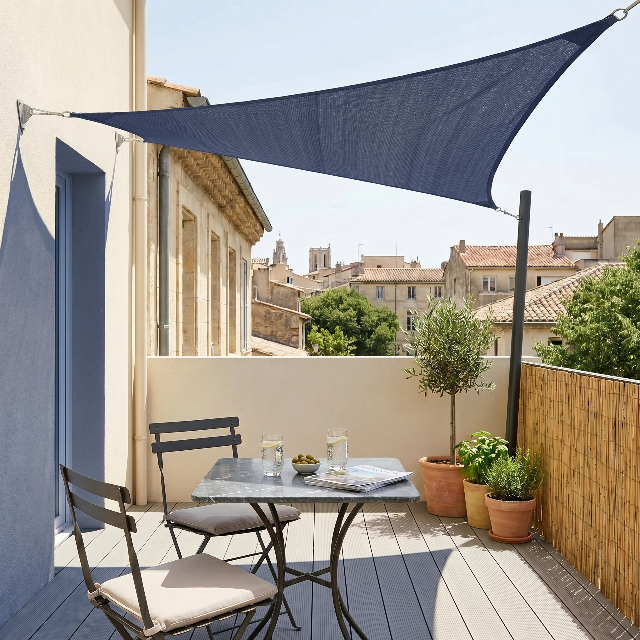 Voile d'ombrage triangulaire bleu